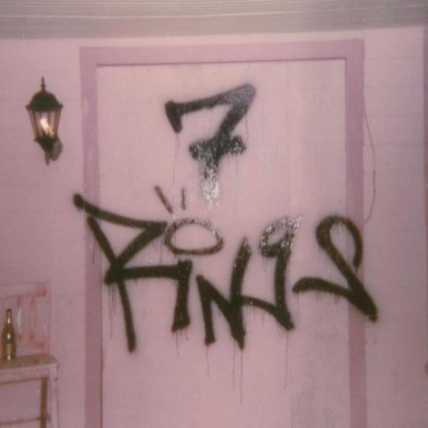 Ariana Grande -7 rings cover art